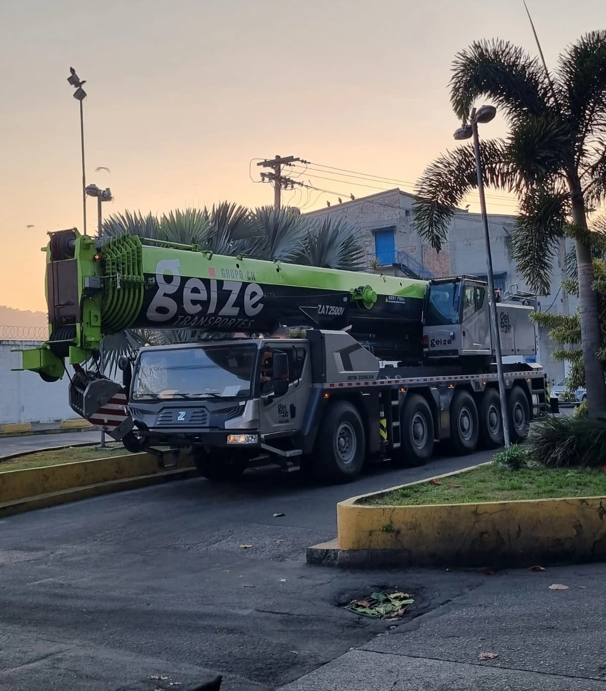 Guindaste 250 Toneladas para aluguel